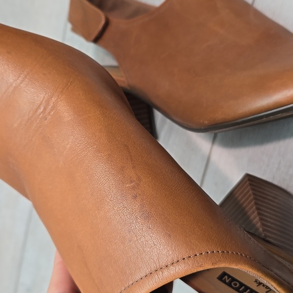 Clarks Collection  Women's Soft Cushion Peep Toe Heels Shoes Sz 10M - Picture 12 of 12